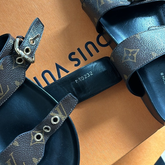 Louis Vuitton Bom Dia sandals - Picture 4 of 6